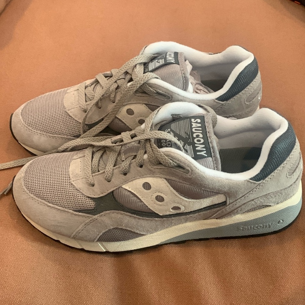 Saucony- Shadow 6000 - size 9